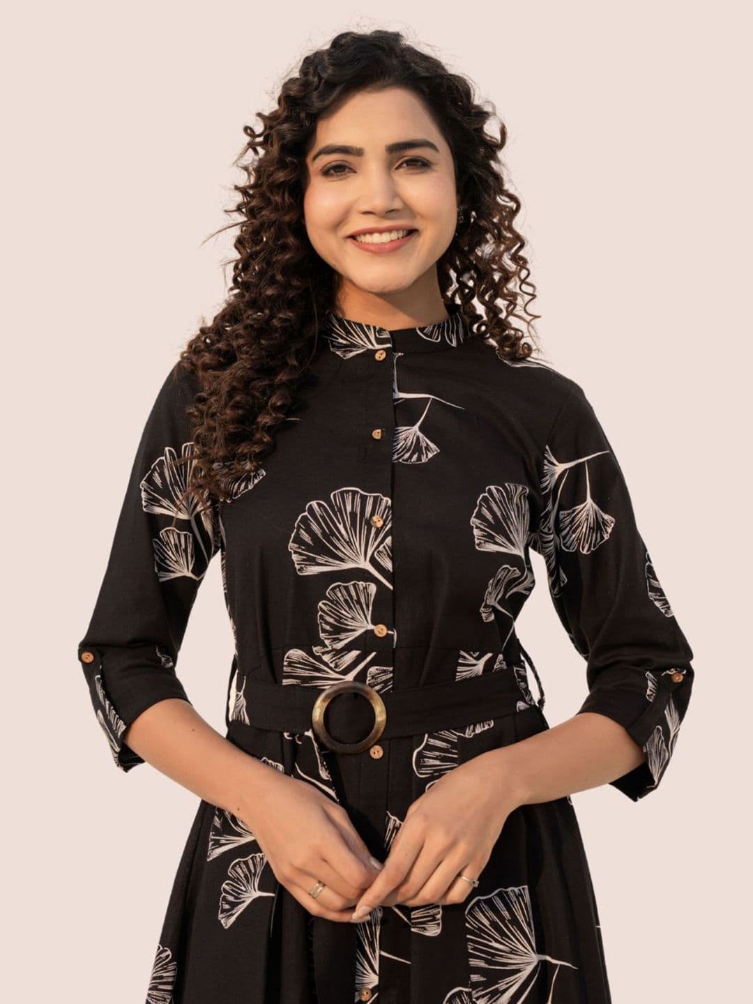 Kaftanize Women Black Bold Ginkgo Leaf Printed Fit-Flare Midi Dress In White Viscose — view 4