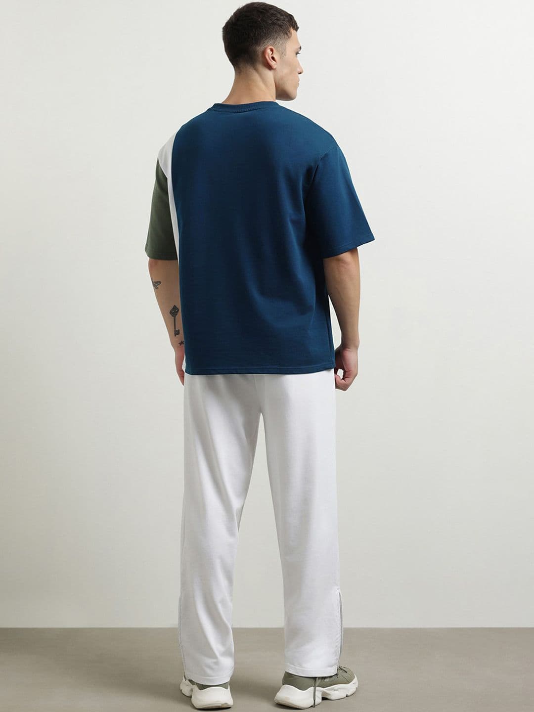 Nobero Men Oversized Colorblock Round Neck Co-ords — view 4