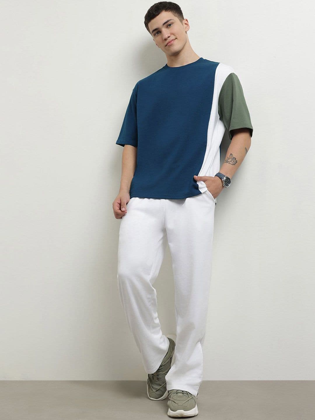 Nobero Men Oversized Colorblock Round Neck Co-ords