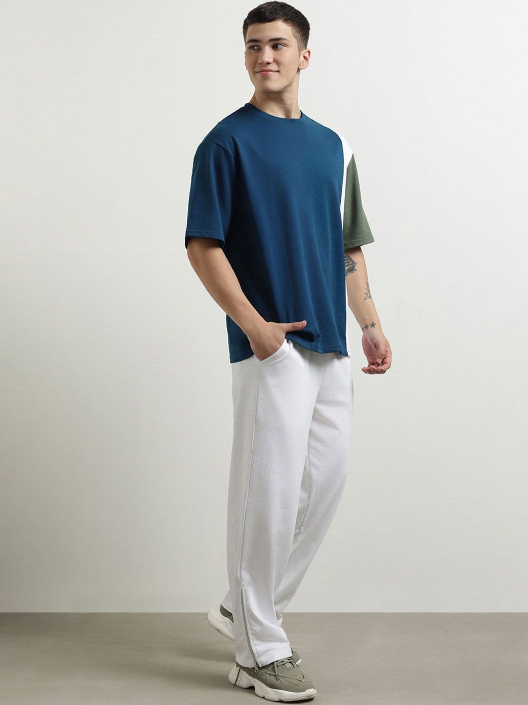 Nobero Men Oversized Colorblock Round Neck Co-ords — view 3